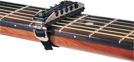 Каподастр на ремешке для гитары с плоской накладкой грифа 
