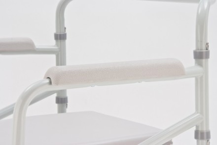 Кресло-коляска с санитарным оснащением Armed H 005B