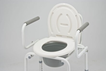 Кресло-стул с санитарным оснащением Armed ФС813